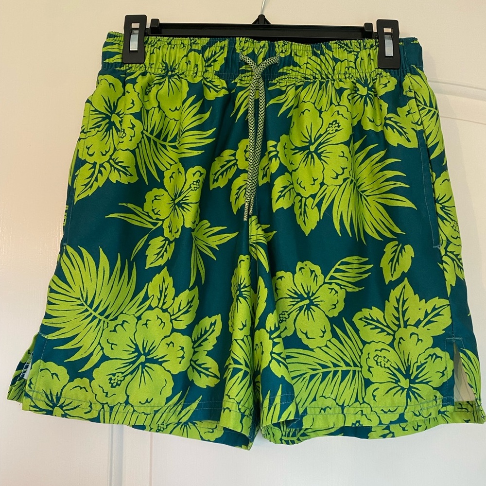 Vibrant Green Floral Men's Board Shorts